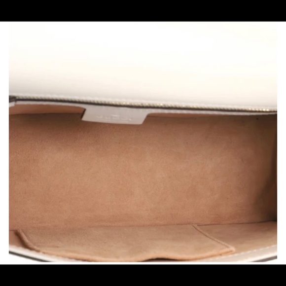Gucci Sylvie Small Shoulder Bag in White Leather
❌SOLD❌ - Picture 7 of 11